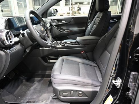 New 2026 Chevrolet Equinox LT w/ Convenience Package II image 9