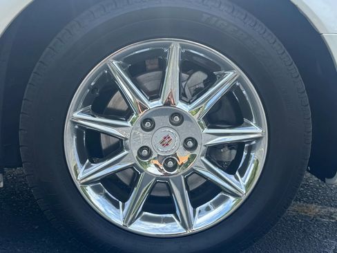 Used 2011 Cadillac DTS Luxury FWD image 9