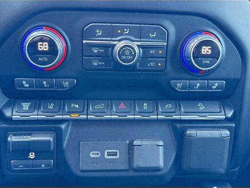 Used 2020 Chevrolet Silverado 2500 LTZ w/ LTZ Texas Edition image 18