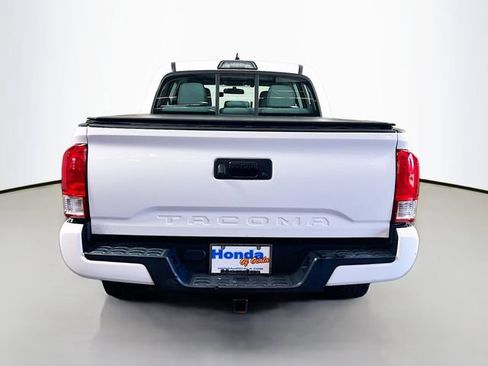 Used 2017 Toyota Tacoma SR image 19