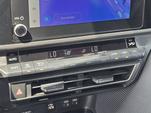 Used 2025 Toyota Camry SE FWD image 20
