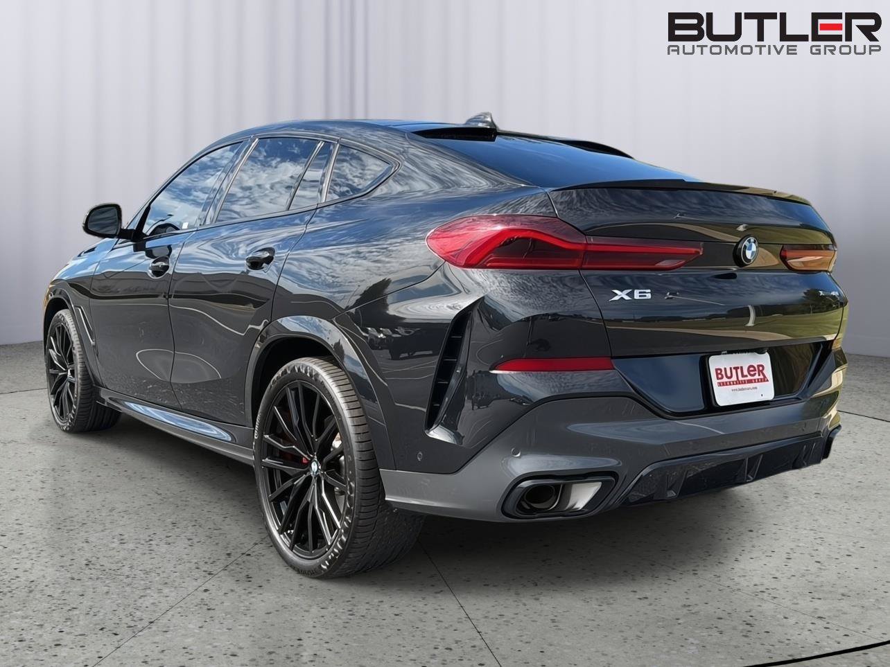 Used 2023 BMW X6 xDrive40i w/ M Sport Package AWD/4WD image 4