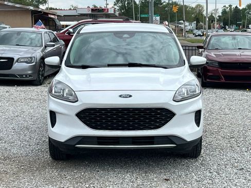 Used 2020 Ford Escape SE image 2