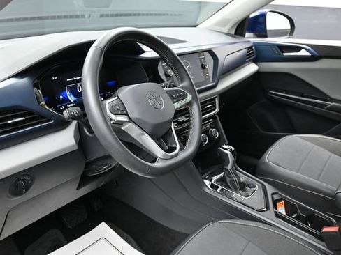 Used 2023 Volkswagen Taos SE w/ Panoramic Sunroof Package FWD image 14