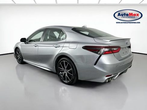Used 2023 Toyota Camry SE w/ Cold Weather Package FWD image 5