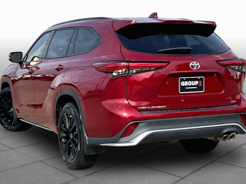 Used 2023 Toyota Highlander XSE FWD image 12