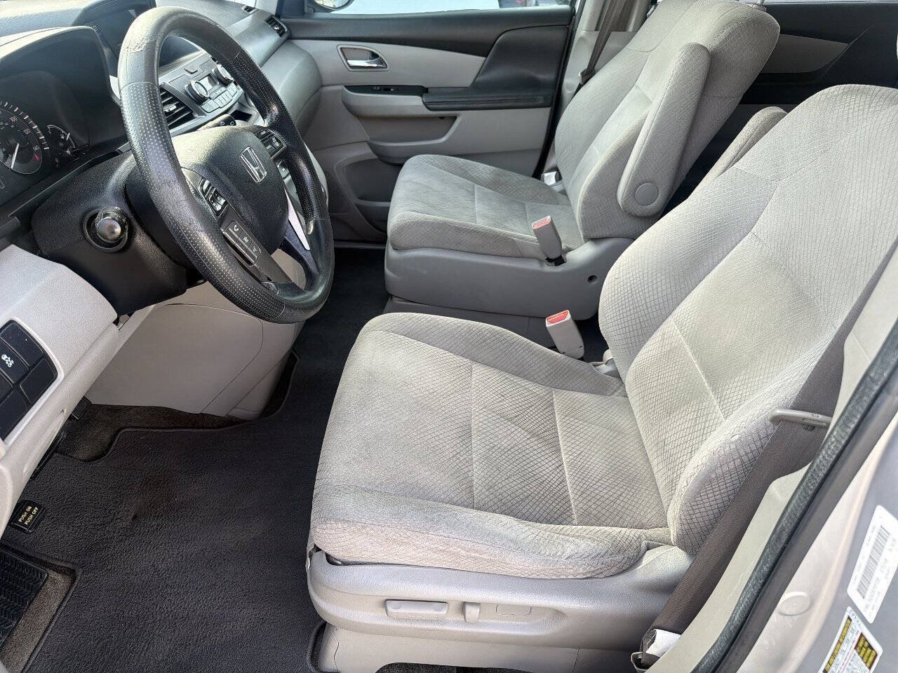 Used 2014 Honda Odyssey LX image 15