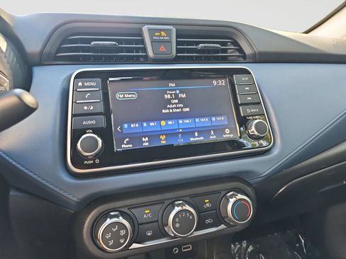 Used 2025 Nissan Versa SV FWD image 27
