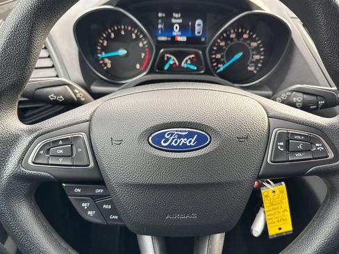 Used 2019 Ford Escape S image 23