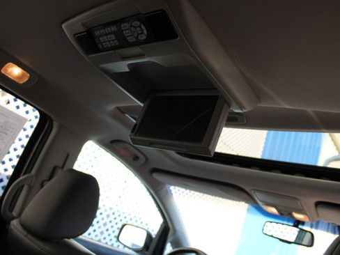 Used 2012 Honda Odyssey Touring Elite image 17