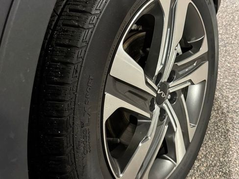 Certified 2024 Kia Sorento EX image 7