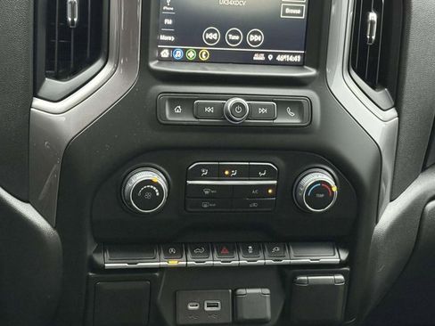 Used 2021 Chevrolet Silverado 1500 Custom image 18