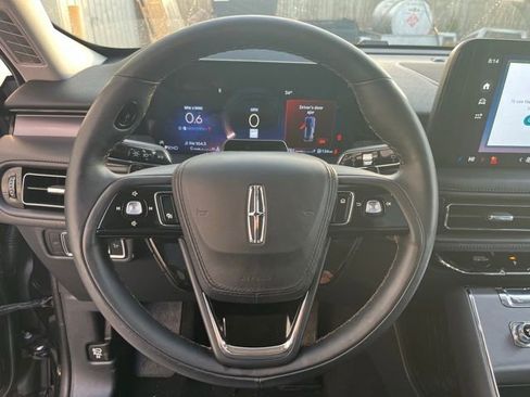 Used 2025 Lincoln Aviator AWD image 20