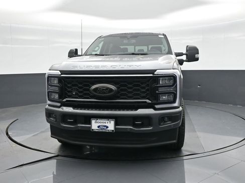 New 2026 Ford F250 Lariat w/ Black Appearance Package AWD/4WD image 17