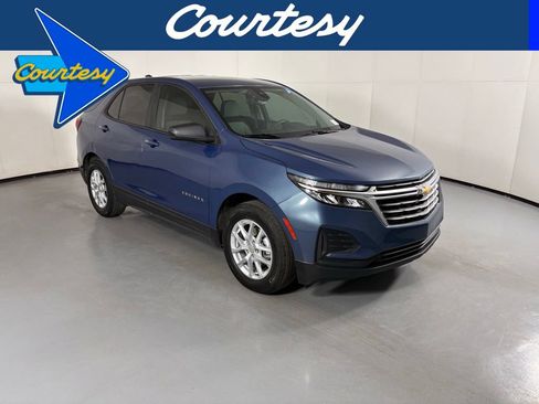 Used 2024 Chevrolet Equinox LS w/ Driver Confidence II Package FWD image 1