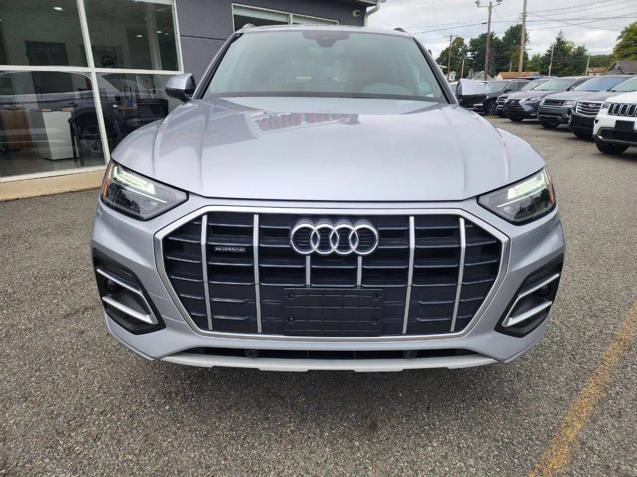 Used 2021 Audi Q5 2.0T Premium w/ Convenience Package AWD/4WD image 2