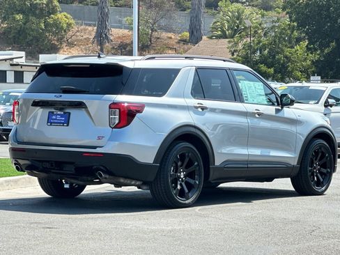 Certified 2023 Ford Explorer ST-Line w/ Class IV Trailer Tow Package RWD image 3