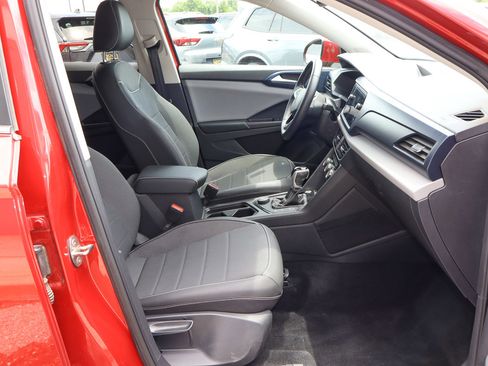 Used 2023 Volkswagen Taos SE AWD/4WD image 24