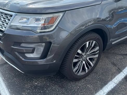 Used 2016 Ford Explorer Platinum AWD/4WD image 2