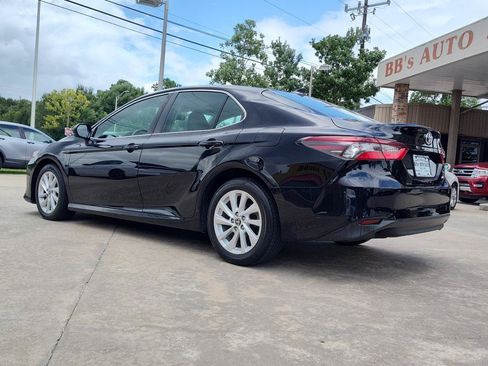 Used 2023 Toyota Camry LE FWD image 4