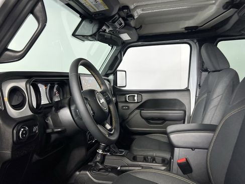 Certified 2024 Jeep Gladiator Sport image 23