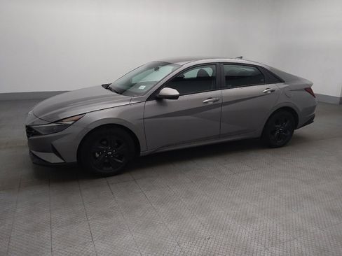 Used 2023 Hyundai Elantra SEL FWD image 2