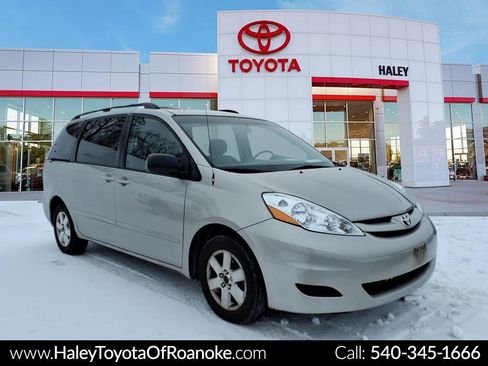 Used 2008 Toyota Sienna LE image 1