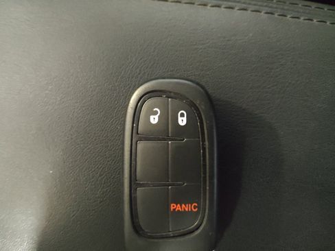 Used 2020 Jeep Cherokee Latitude Plus FWD image 32