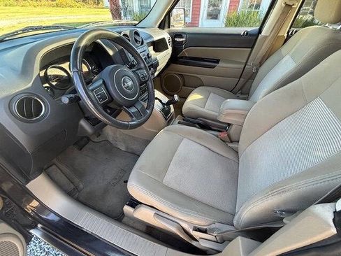 Used 2014 Jeep Patriot Latitude w/ Sun/Sound Group image 11
