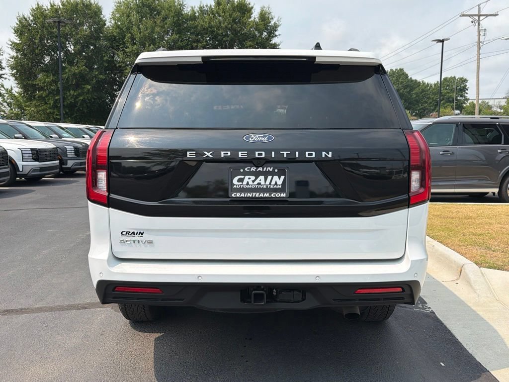 Used 2025 Ford Expedition Active AWD/4WD image 7