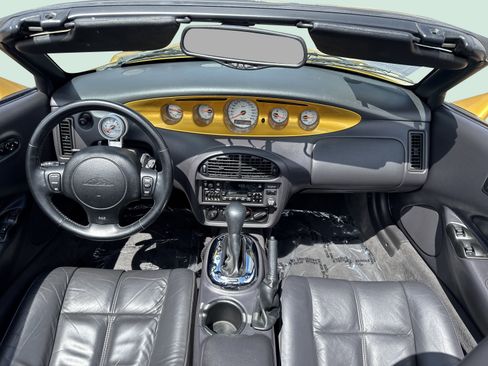 Used 2002 Chrysler Prowler image 39