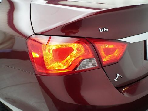 Used 2017 Chevrolet Impala Premier w/ Enhanced Convenience Package image 31