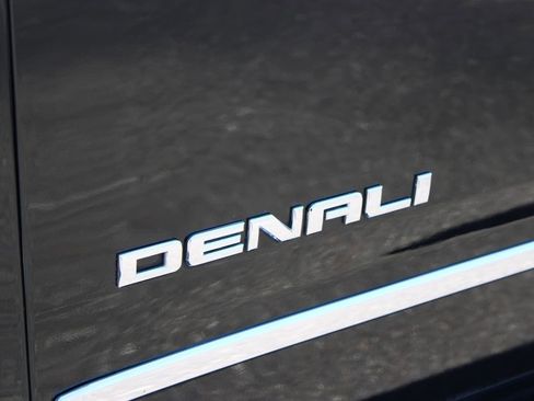 Used 2020 GMC Yukon XL Denali RWD image 22