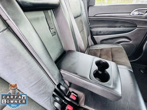 Used 2020 Jeep Grand Cherokee Altitude image 16