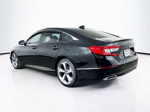 Used 2018 Honda Accord Touring image 4