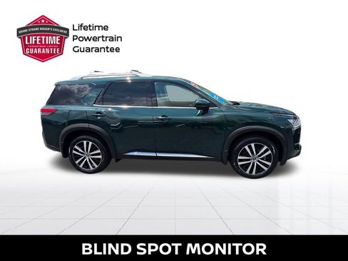Certified 2025 Nissan Pathfinder Platinum w/ Cargo Package FWD image 7