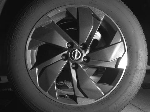 Used 2025 Nissan Rogue SV image 14