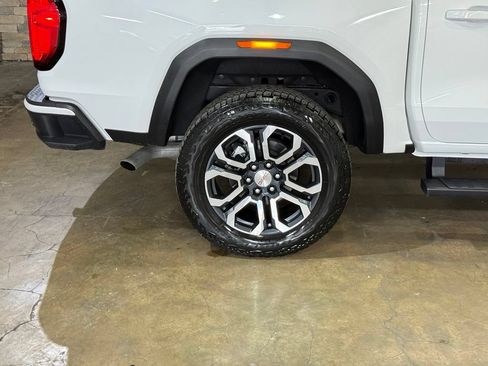 Used 2024 GMC Canyon AT4 w/ AT4 Premium Package AWD/4WD image 5