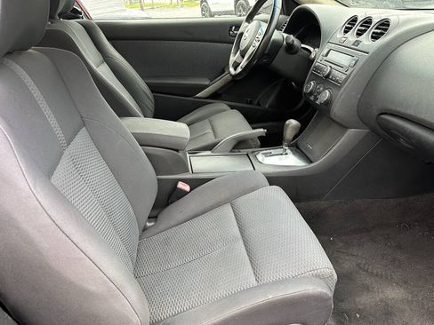 Used 2009 Nissan Altima 3.5 SE FWD image 12