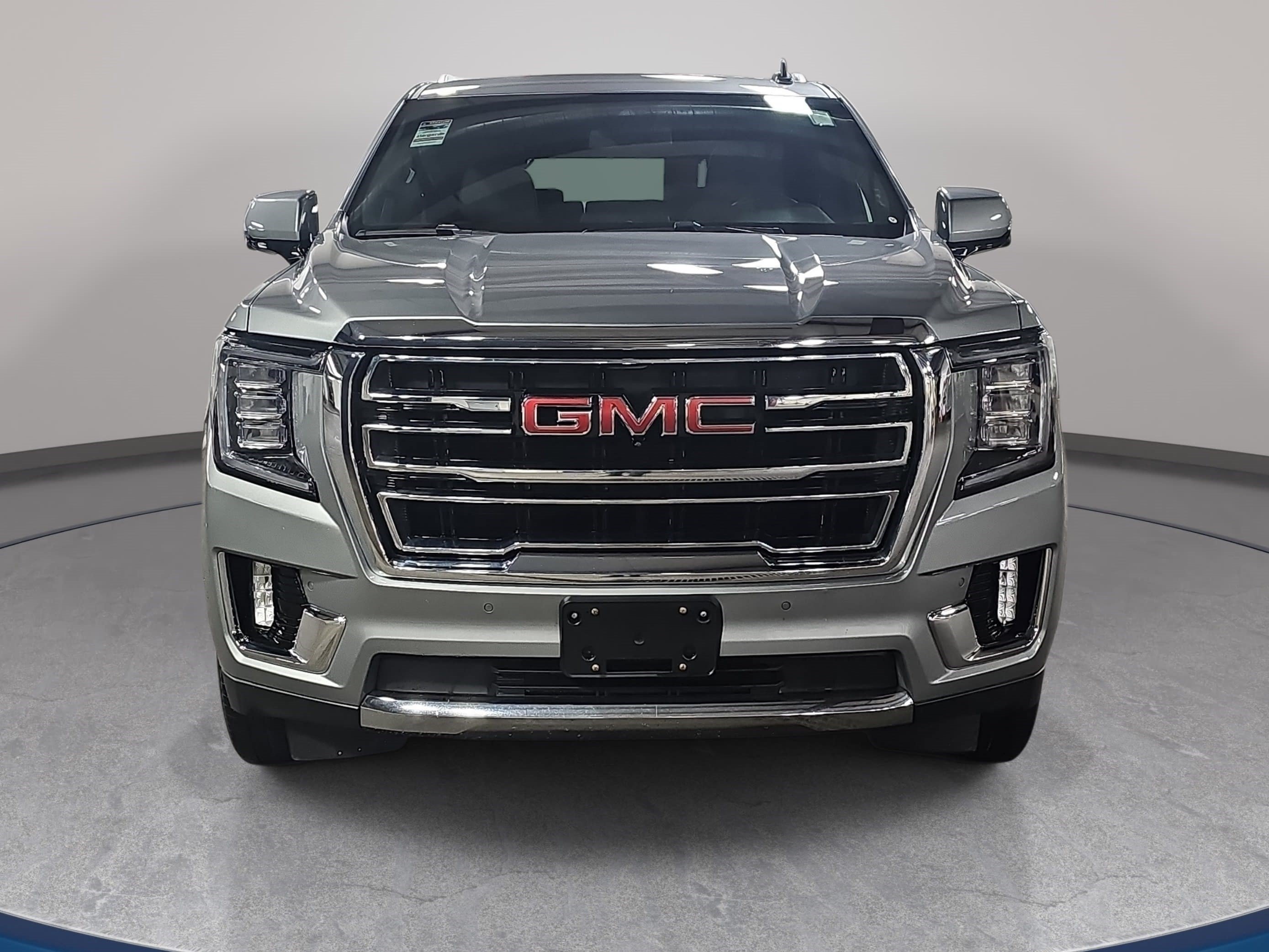Used 2024 GMC Yukon SLT w/ SLT Luxury Package AWD/4WD image 2