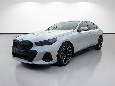 Certified 2024 BMW i5 eDrive40i w/ Executive Package RWD image 7