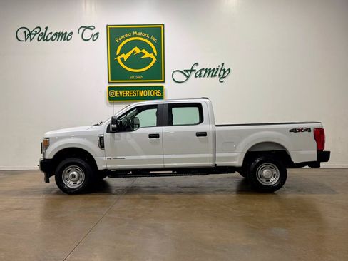 Used 2022 Ford F250 XL w/ Power Equipment Group AWD/4WD image 5