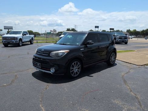 Used 2018 Kia Soul ! FWD image 3