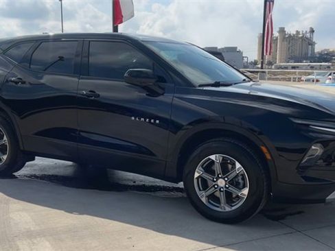 Used 2024 Chevrolet Blazer LT w/ LPO, Floor Liner Package image 2