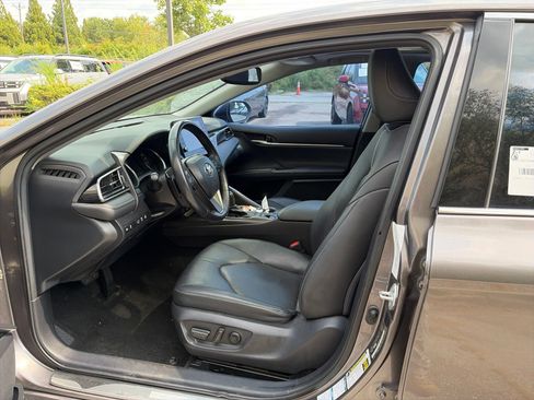 Used 2021 Toyota Camry XSE AWD/4WD image 9