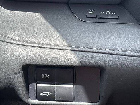 Used 2021 Toyota Highlander XSE FWD image 26