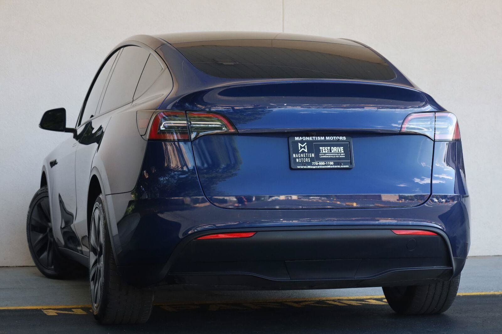 Used 2024 Tesla Model Y Long Range AWD/4WD image 9