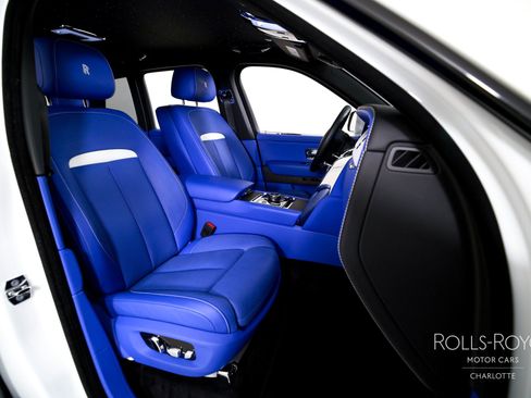 Used 2024 Rolls-Royce Cullinan AWD/4WD image 31