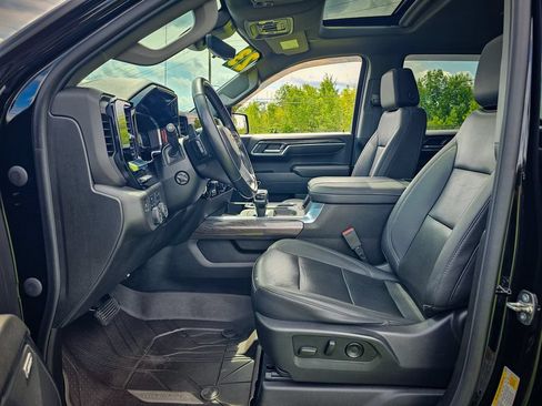 Used 2023 Chevrolet Silverado 1500 LTZ w/ LTZ Premium Package AWD/4WD image 15