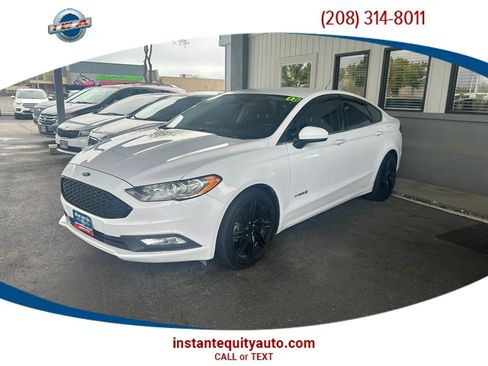 Used 2018 Ford Fusion SE FWD image 1